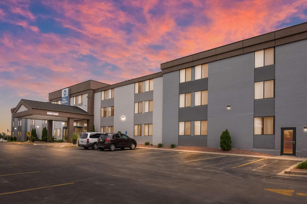 Best Western Waukesha Grand Pewaukee Экстерьер фото