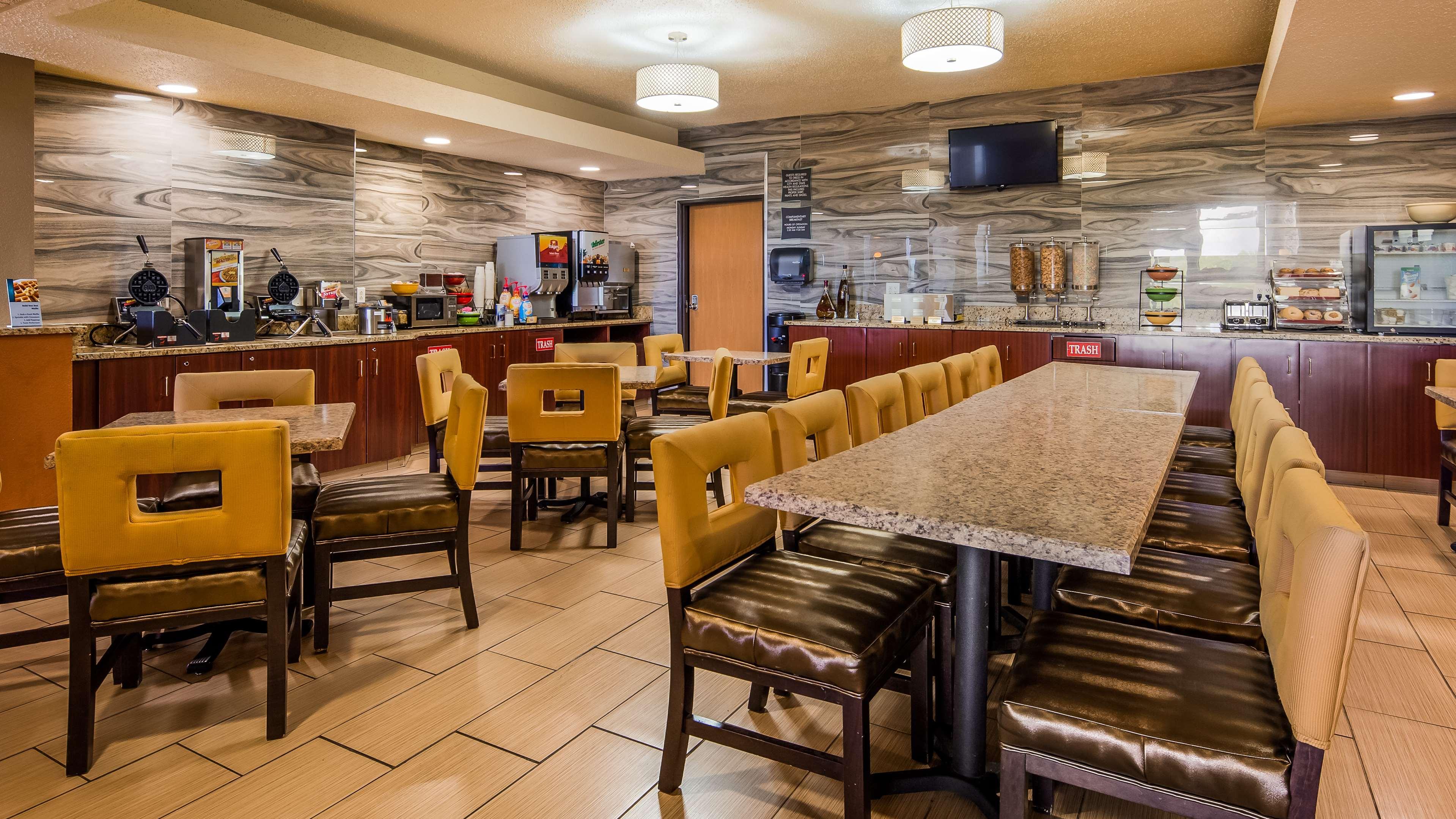 Best Western Waukesha Grand Pewaukee Экстерьер фото