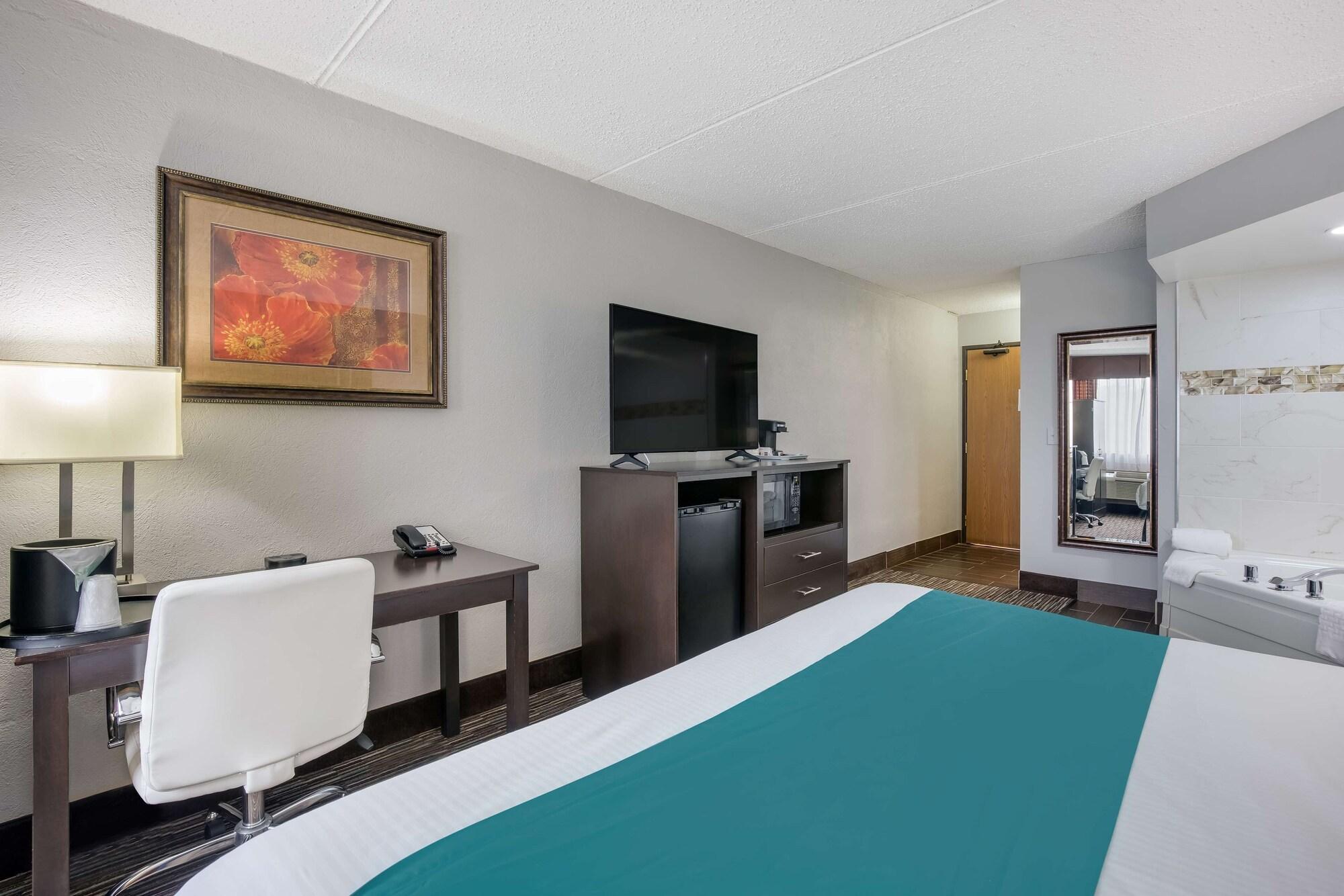 Best Western Waukesha Grand Pewaukee Экстерьер фото