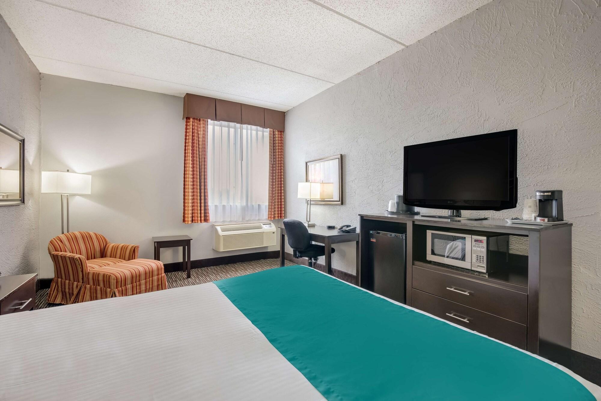Best Western Waukesha Grand Pewaukee Экстерьер фото